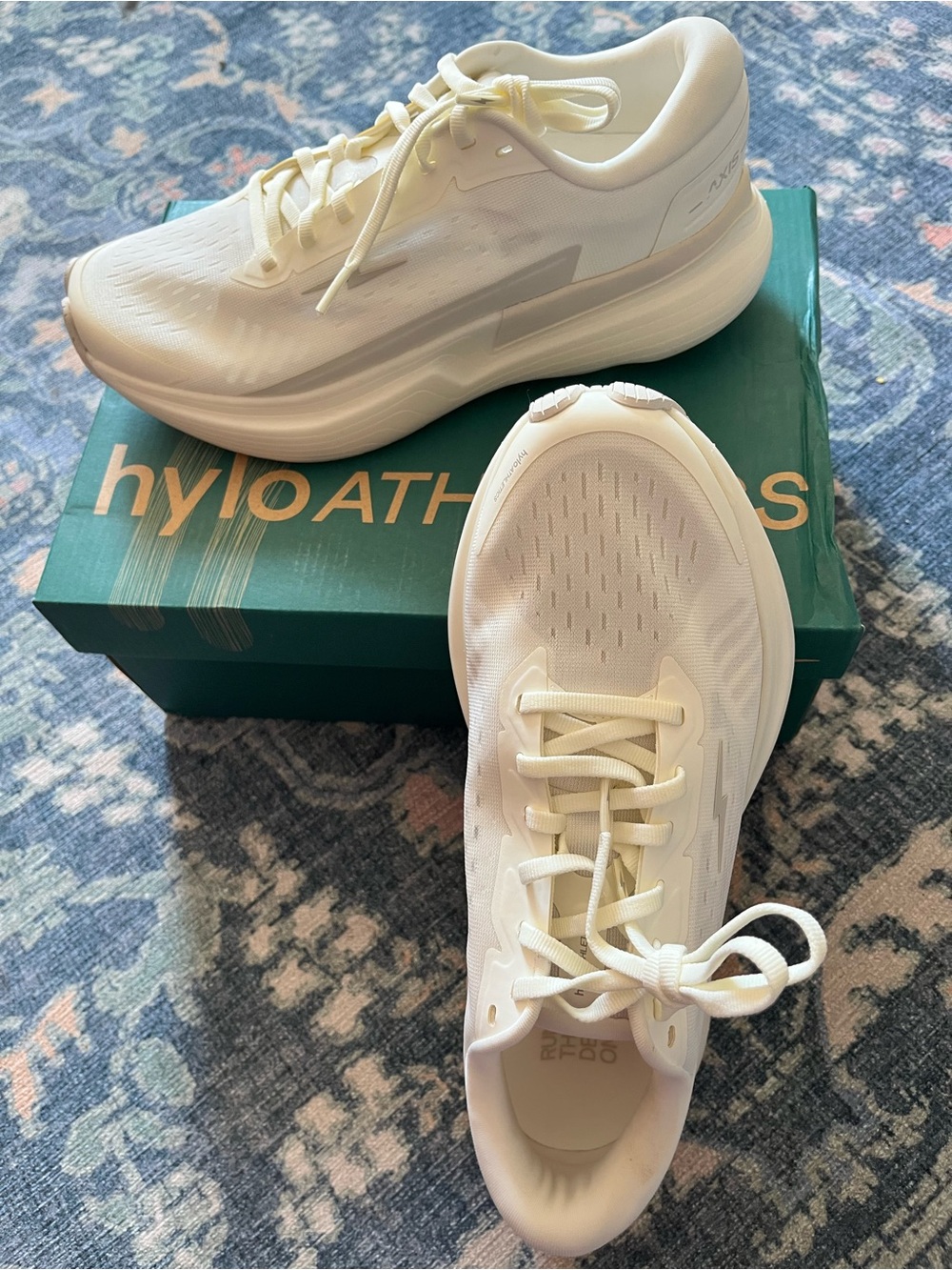 HyloAthletics Women's Lightweight Sneakers in White